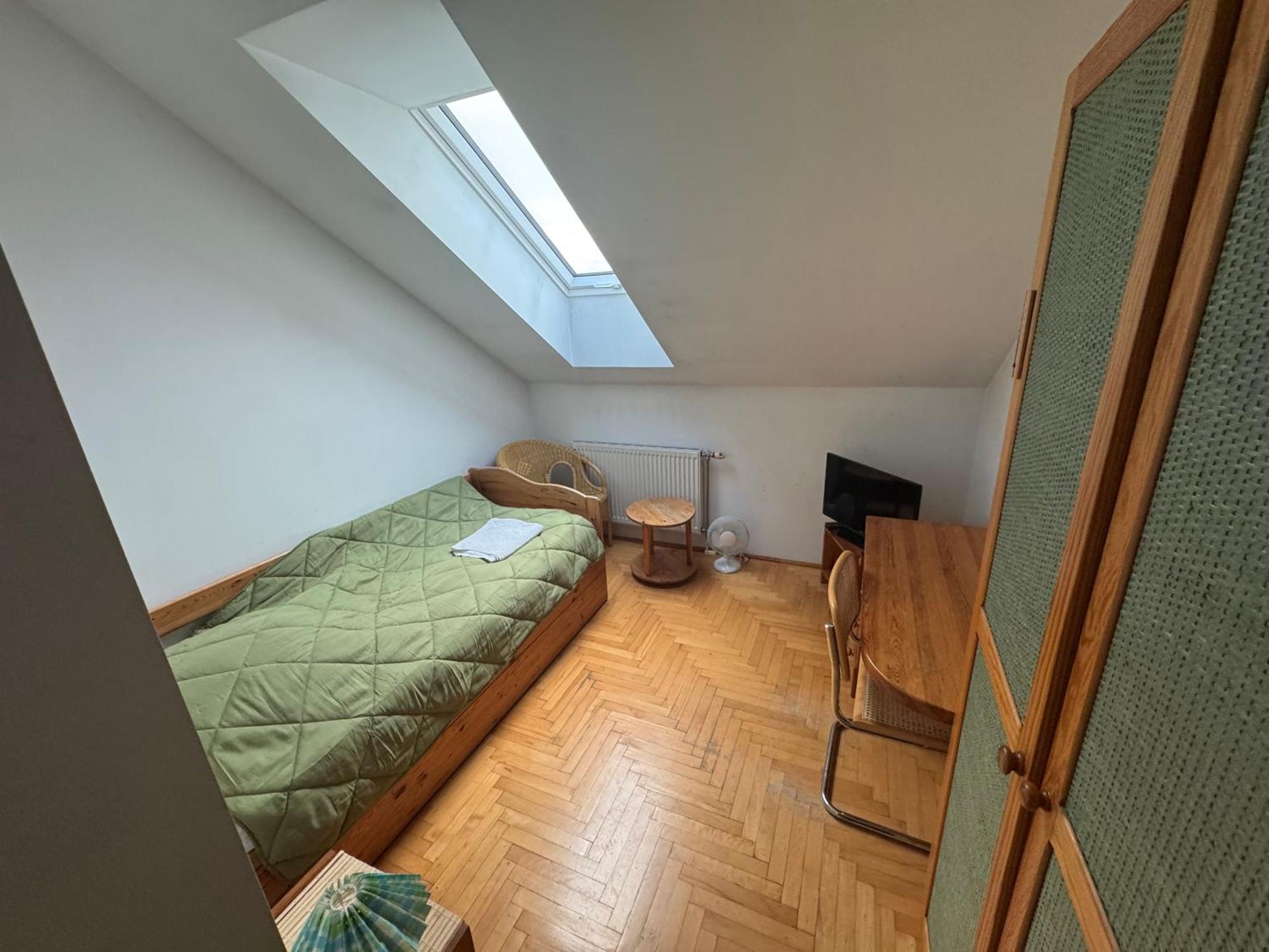 Single Room Private Bathroom